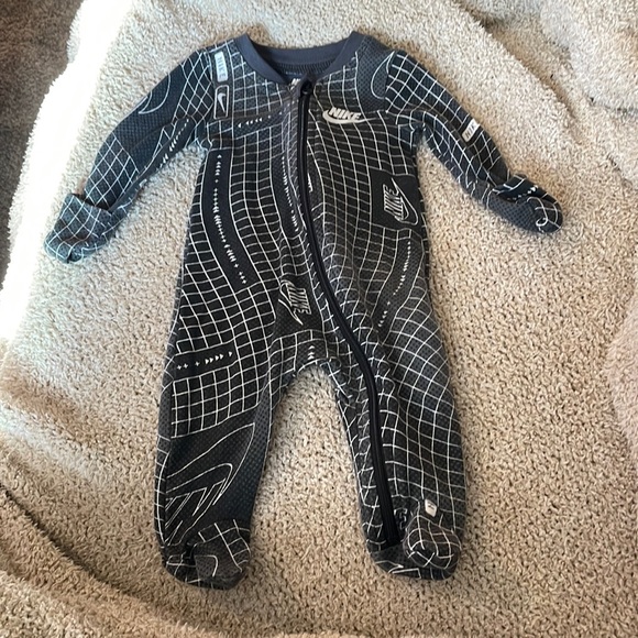 Nike sleeper - Picture 1 of 1